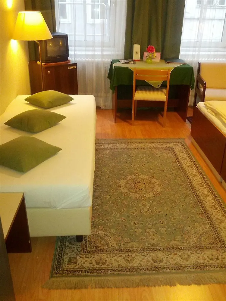 Pension Hotel Mariahilf Vienna Bed & Breakfast